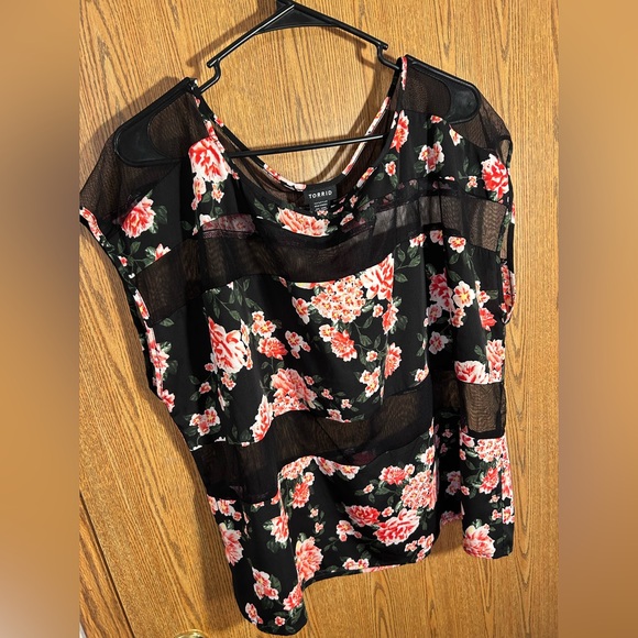Torrid Floral & Mesh Blouse - Picture 3 of 5